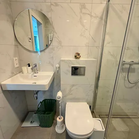 Pusu Apartamentai Su Sildomu Baseinu *